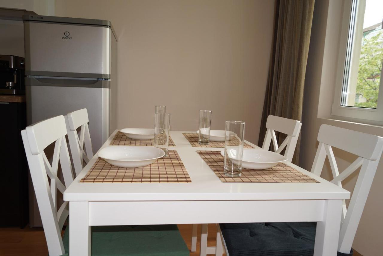 Spacious 2Bdr - Free Parking - Walk Everywhere - 300 Mbps Wifi Варна Екстер'єр фото