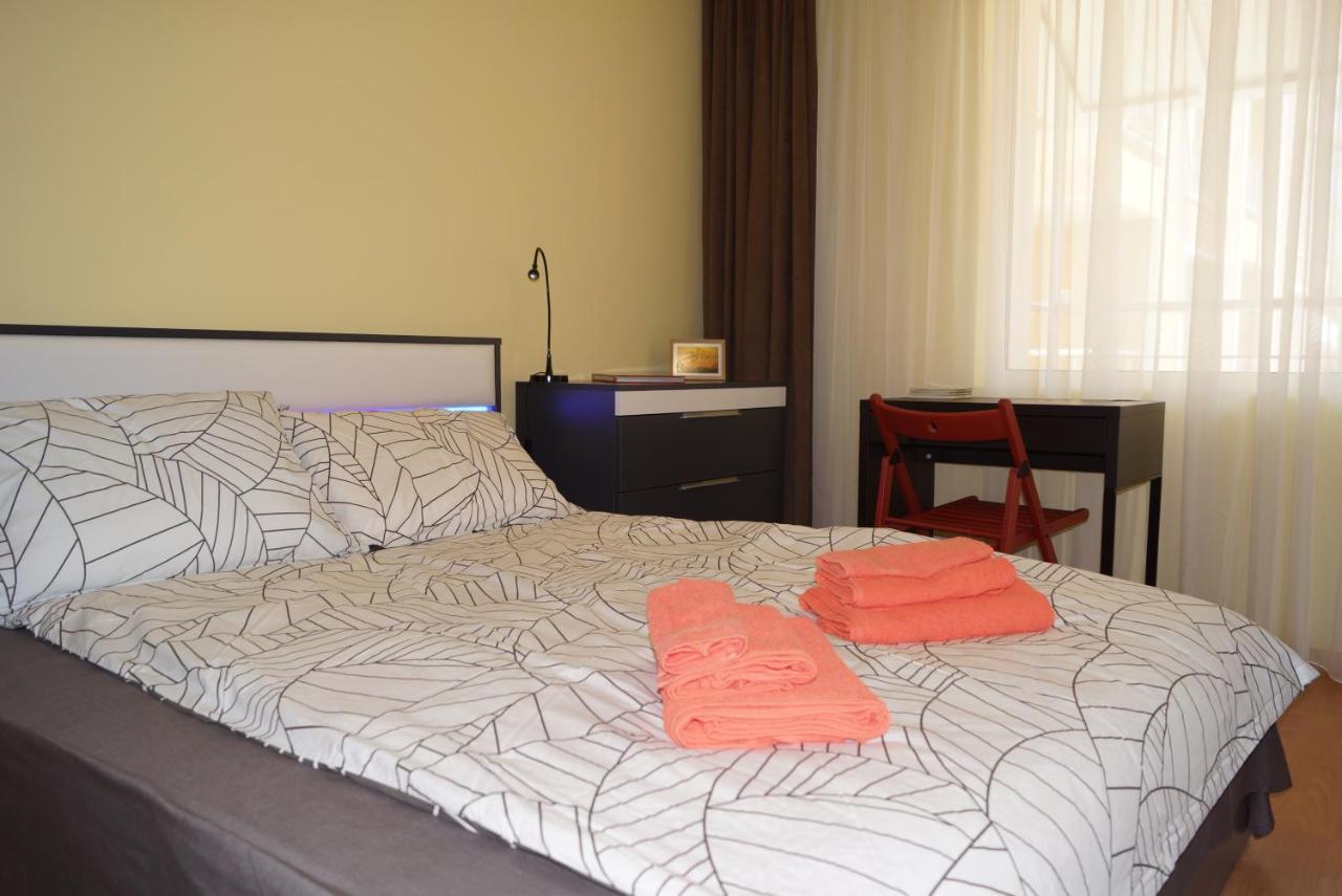 Spacious 2Bdr - Free Parking - Walk Everywhere - 300 Mbps Wifi Варна Екстер'єр фото